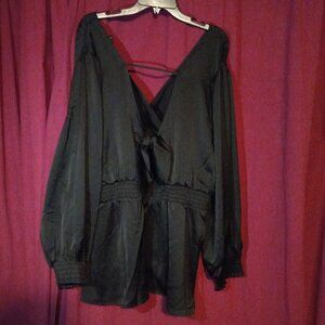 nwt torrid size  black surplice cut out back long sleeve black blouse size 22-24